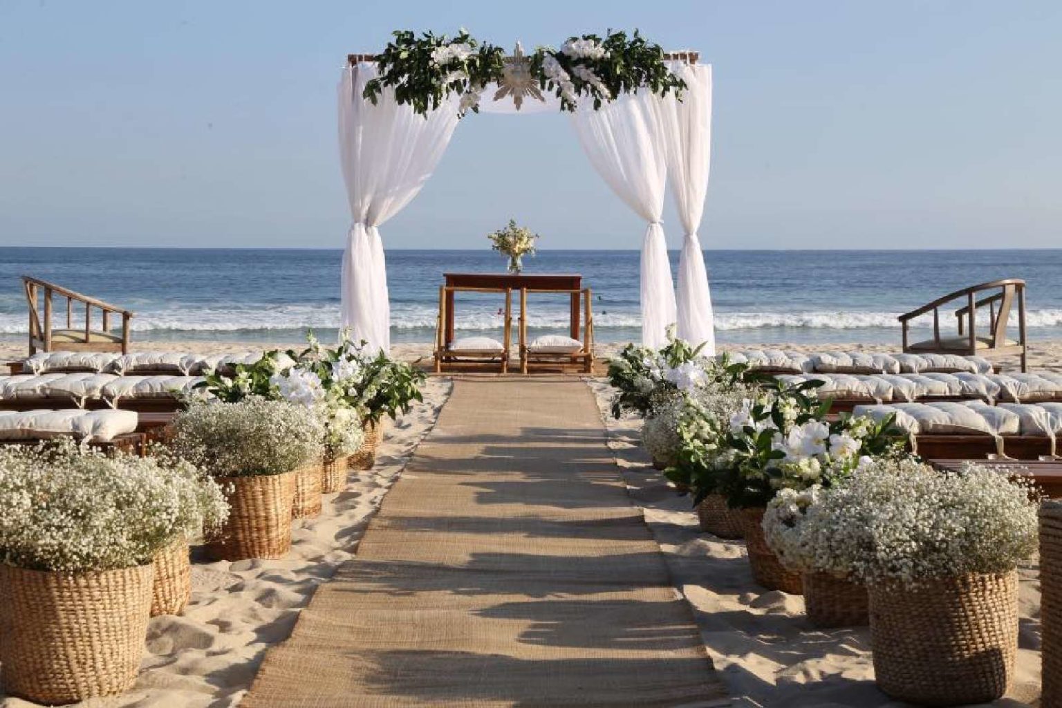 Casamento na praia: 50 fotos, guia completo para organizar 2026
