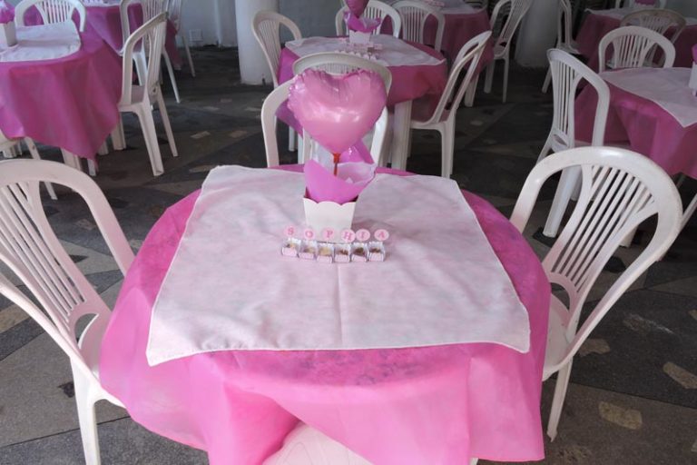 Mesa de chá de bebê - 21 ideias e como montar a sua mesa