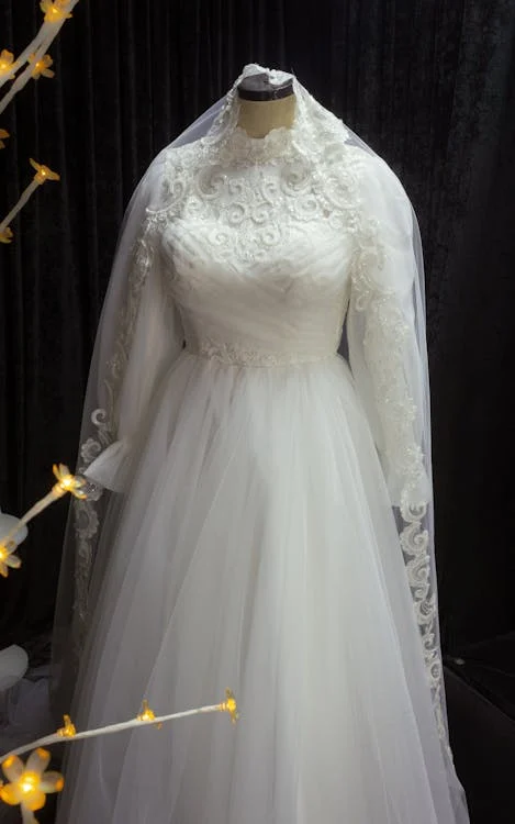 Vestido de noiva com gola alta