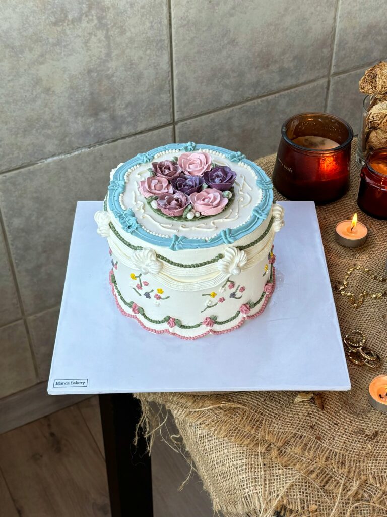 Bolos de Casamento e Aniversário Bolos de Casamento e Aniversário